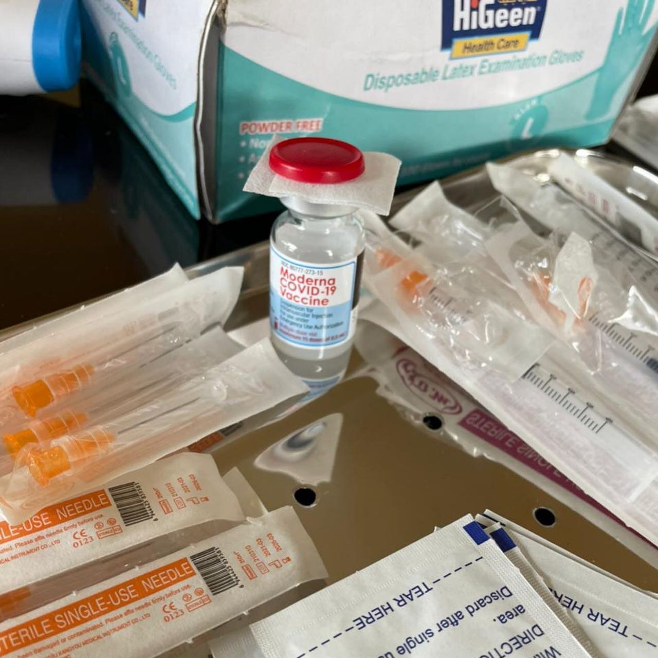 On 29.03.2022 we organized a vaccination drive in 3 different regions of Akkar simultaneously, to tackle vaccine hesitancy. 
Our third stop was in Berqayel where residents received the Moderna COVID-19 vaccine by our local team of nurses and MDs.
A @